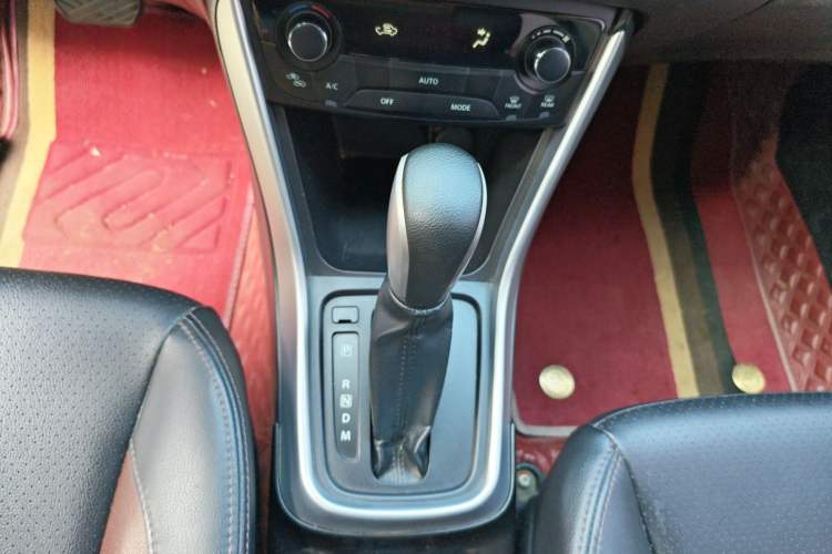 Used Suzuki Vitara S-Cross 2017 1.6L CVT Two-Wheel Drive Urban Advanced Model Gear Lever