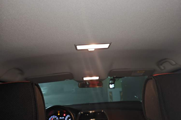 Used Suzuki Vitara S-Cross 2017 1.6L Manual Two-Wheel Drive Urban Fashion Model Headliner