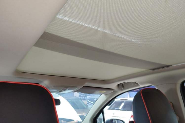 Used Suzuki Vitara S-Cross 2017 1.4T Automatic Two-Wheel Drive Urban Luxury Model Headliner