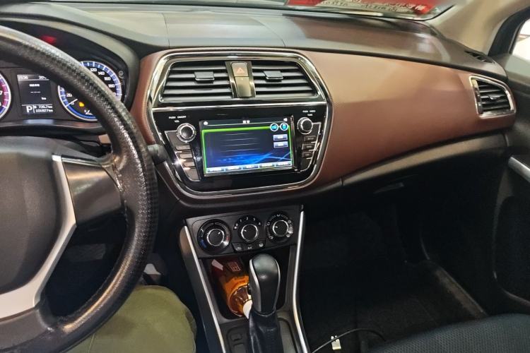 Used Suzuki Vitara S-Cross 2017 1.6L CVT Two-Wheel Drive Urban Fashion Model Interior 2
