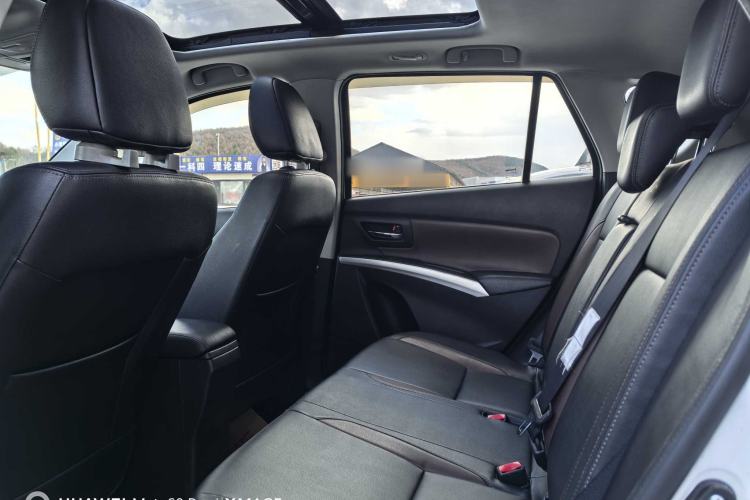 Used Suzuki Vitara S-Cross 2017 1.6L Manual Two-Wheel Drive Urban Ambition Model Interior 2