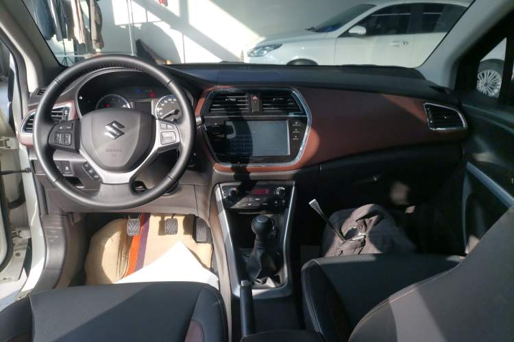 Used Suzuki Vitara S-Cross 2017 1.6L Manual Two-Wheel Drive Urban Ambition Model Interior 2