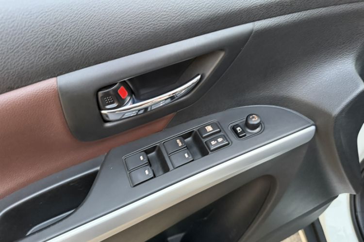Used Suzuki Vitara S-Cross 2017 1.6L CVT Two-Wheel Drive Urban Advanced Model Interior 7