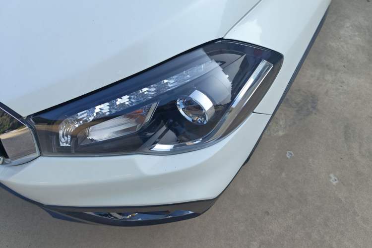 Used Suzuki Vitara S-Cross 2017 1.6L CVT Two-Wheel Drive Urban Advanced Model Left Front Headlight