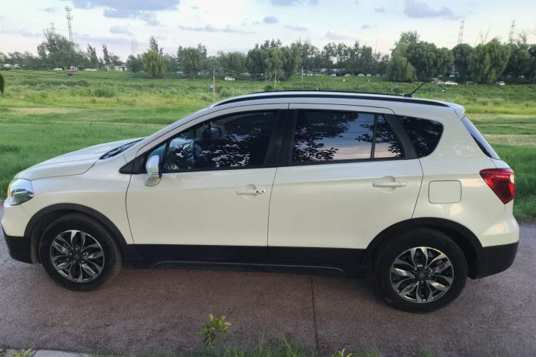 Used Suzuki Vitara S-Cross 2017 1.6L CVT Two-Wheel Drive Urban Fashion Model Left Side