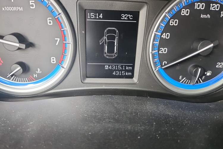 Used Suzuki Vitara S-Cross 2017 1.6L Manual Two-Wheel Drive Urban Fashion Model Odometer Close Up