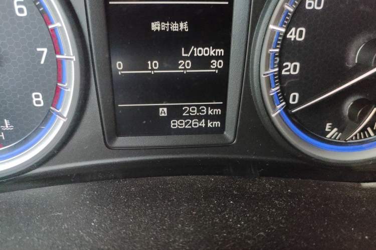 Used Suzuki Vitara S-Cross 2017 1.6L Manual Two-Wheel Drive Urban Fashion Model Odometer Close Up