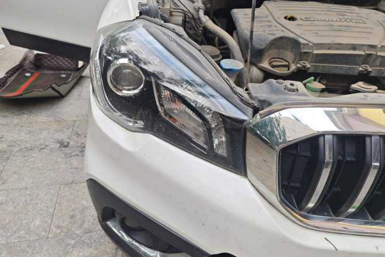 Used Suzuki Vitara S-Cross 2017 1.6L CVT Two-Wheel Drive Urban Advanced Model Right Front Headlight