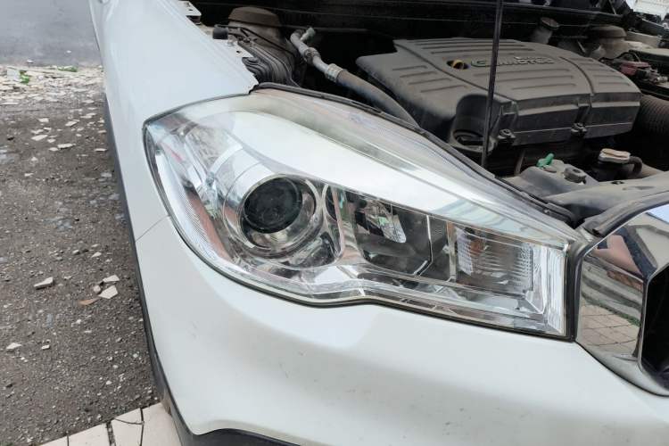 Used Suzuki Vitara S-Cross 2017 1.6L Manual Two-Wheel Drive Urban Fashion Model Right Front Headlight