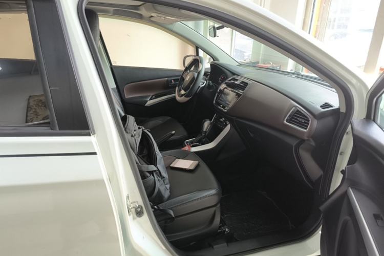 Used Suzuki Vitara S-Cross 2017 1.6L CVT Two-Wheel Drive Urban Advanced Model Right Front Seat