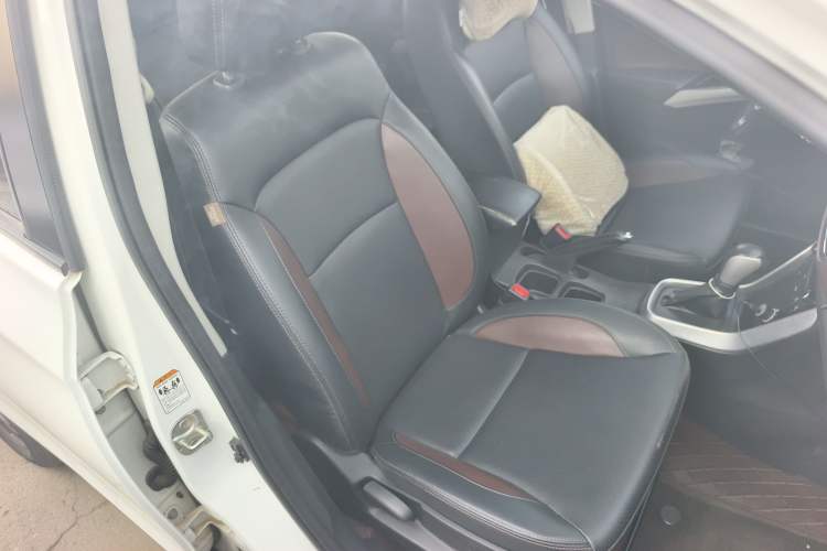 Used Suzuki Vitara S-Cross 2017 1.6L CVT Two-Wheel Drive Urban Advanced Model Right Front Seat