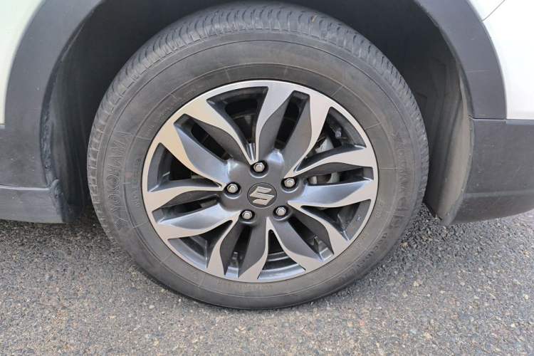 Used Suzuki Vitara S-Cross 2017 1.6L Manual Two-Wheel Drive Urban Fashion Model Right Front Wheel Hub