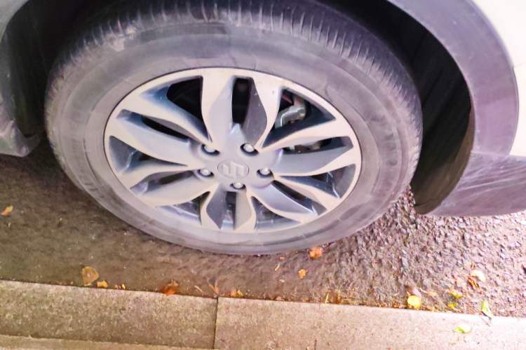 Used Suzuki Vitara S-Cross 2017 1.6L CVT Two-Wheel Drive Urban Advanced Model Right Front Wheel Hub