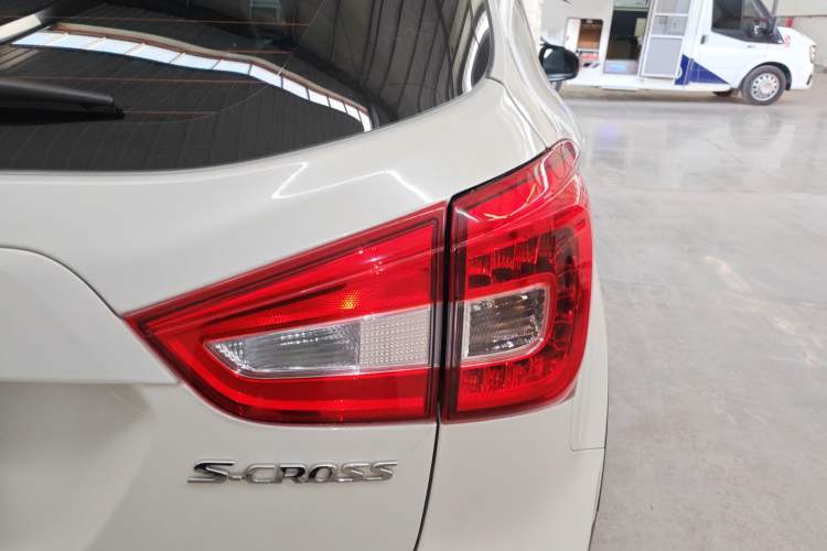 Used Suzuki Vitara S-Cross 2017 1.6L CVT Two-Wheel Drive Urban Advanced Model Right Rear Taillight