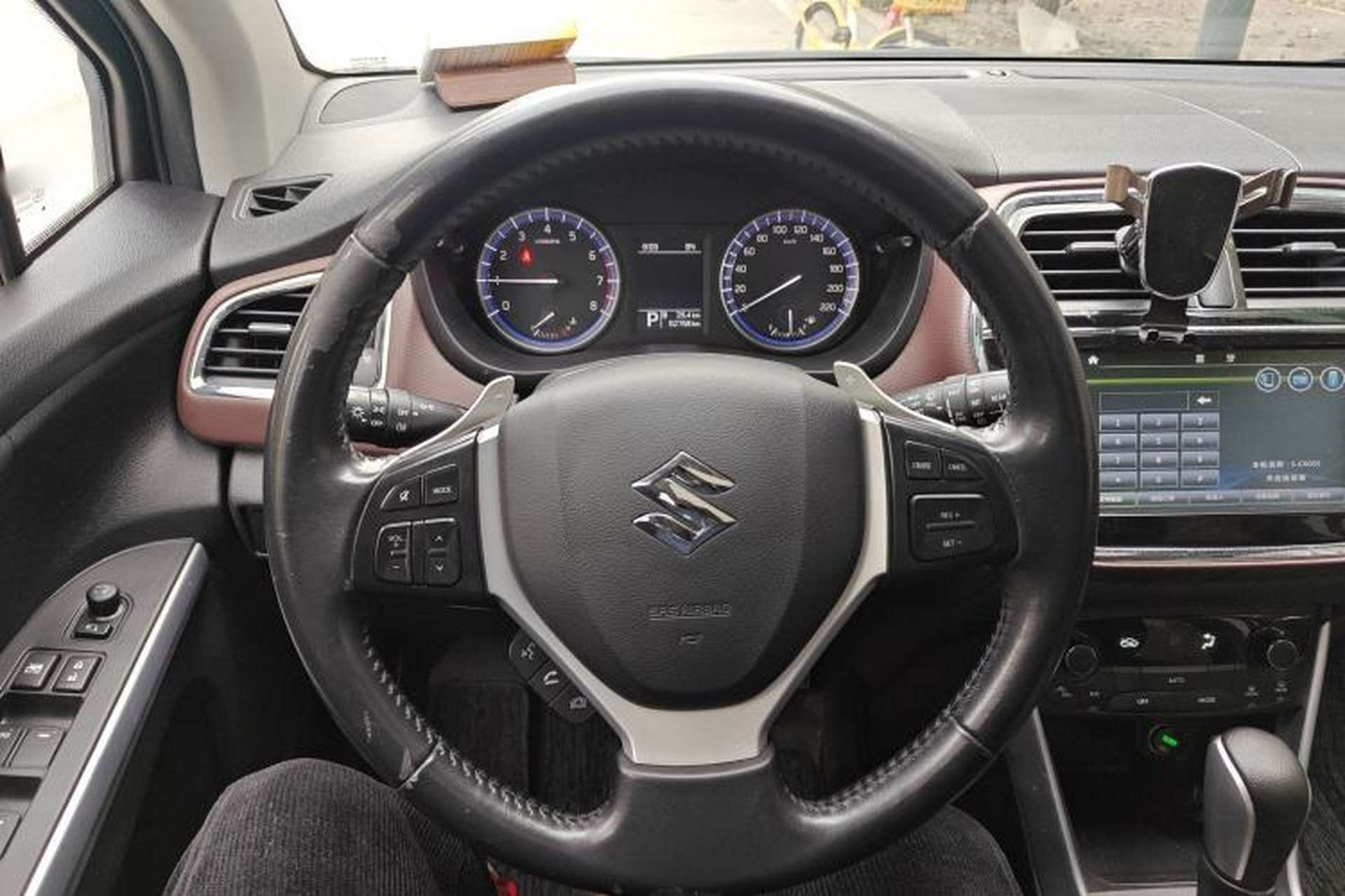 Used Suzuki Vitara S-Cross 2017 1.6L CVT Two-Wheel Drive Urban Advanced Model Steering Wheel