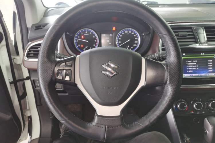 Used Suzuki Vitara S-Cross 2017 1.6L CVT Two-Wheel Drive Urban Fashion Model Steering Wheel