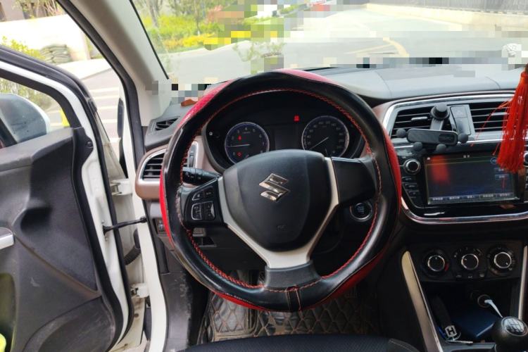 Used Suzuki Vitara S-Cross 2017 1.6L Manual Two-Wheel Drive Urban Fashion Model Steering Wheel