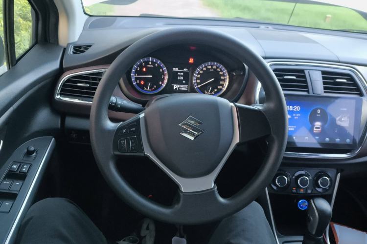 Used Suzuki Vitara S-Cross 2017 1.6L CVT Two-Wheel Drive Urban Fashion Model Steering Wheel