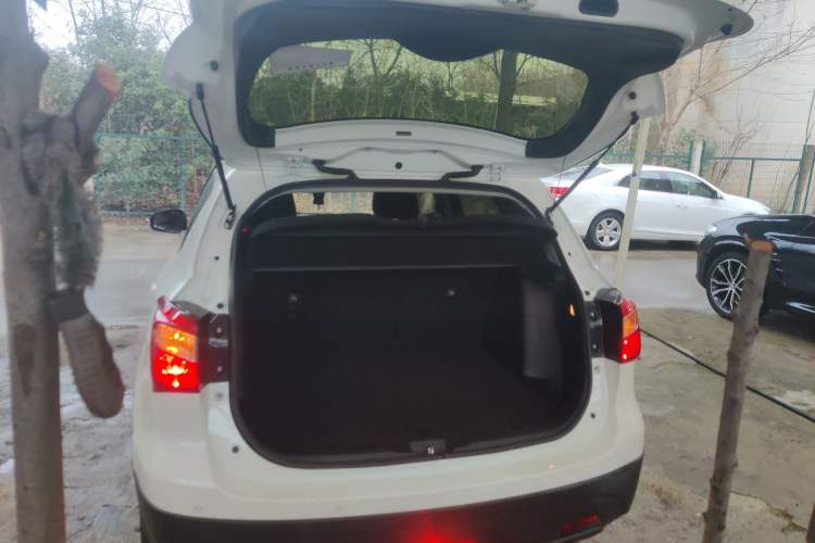 Used Suzuki Vitara S-Cross 2017 1.6L CVT Two-Wheel Drive Urban Fashion Model Trunk
