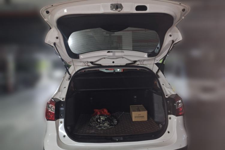 Used Suzuki Vitara S-Cross 2017 1.6L Manual Two-Wheel Drive Urban Fashion Model Trunk