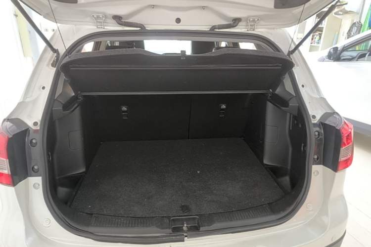 Used Suzuki Vitara S-Cross 2017 1.6L CVT Two-Wheel Drive Urban Advanced Model Trunk