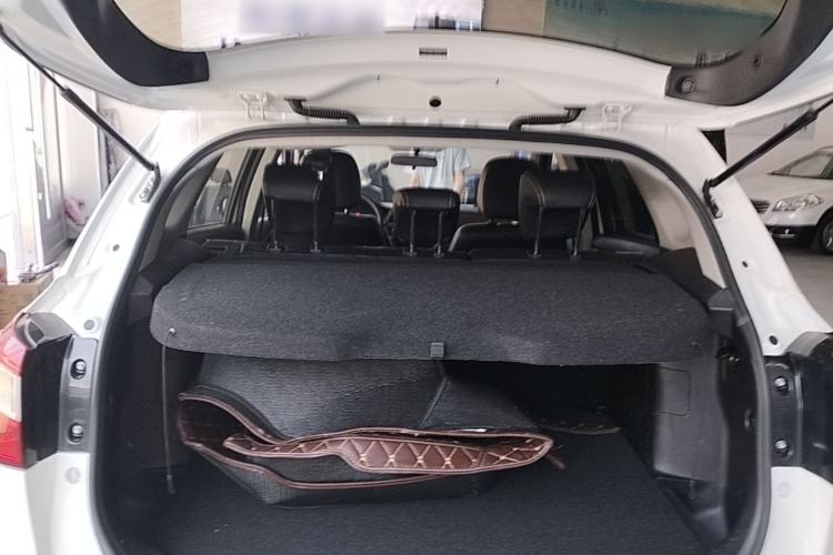 Used Suzuki Vitara S-Cross 2017 1.6L Manual Two-Wheel Drive Urban Fashion Model Trunk