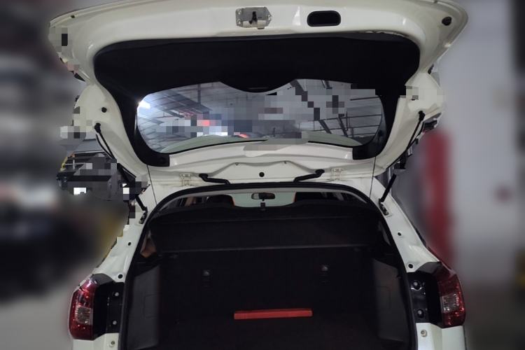 Used Suzuki Vitara S-Cross 2017 1.6L CVT Two-Wheel Drive Urban Advanced Model Trunk