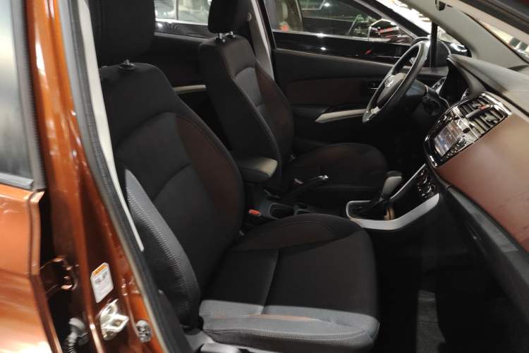 Used Suzuki Vitara S-Cross 2017 1.6L CVT Two-Wheel Drive Urban Fashion Model Right Front Seat