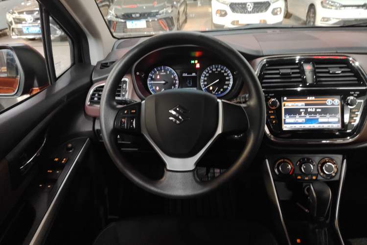 Used Suzuki Vitara S-Cross 2017 1.6L CVT Two-Wheel Drive Urban Fashion Model Steering Wheel