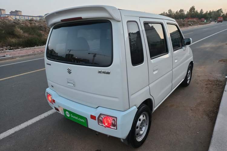 Used Suzuki Wagon R 2015 1.0L Manual Utility Model Exterior 3