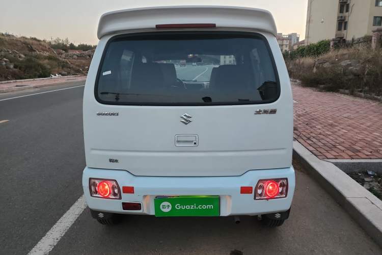 Used Suzuki Wagon R 2015 1.0L Manual Utility Model Exterior 4