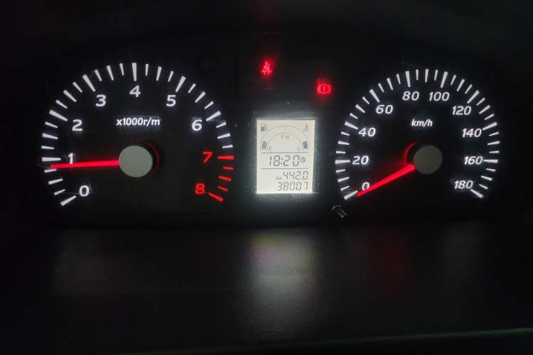 Used Suzuki Wagon R 2015 1.0L Manual Utility Model Odometer Close Up