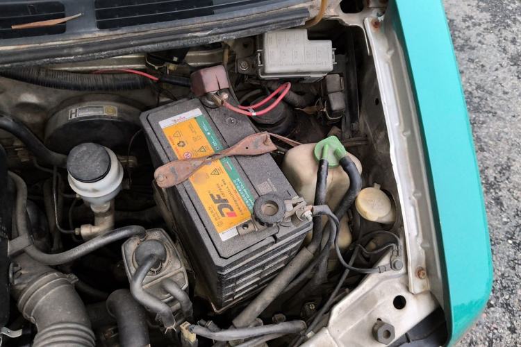 Used Suzuki Wagon R 2008 1.4L Manual STD Engine Bay Left