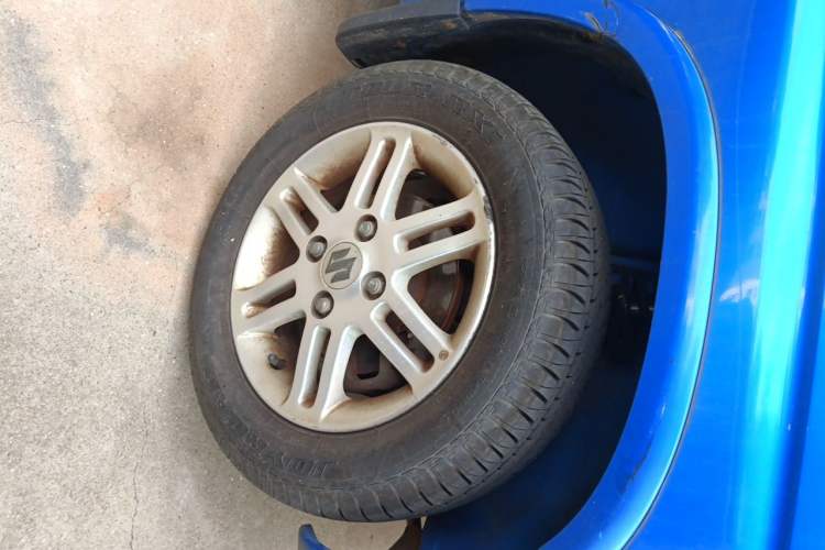 Used Suzuki Wagon R 2010 e 1.4L Manual ES Economy Model Right Front Wheel Hub