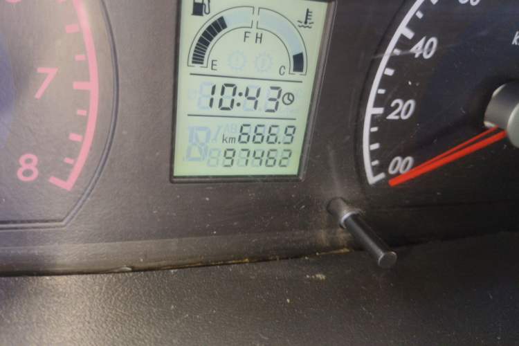 Used Suzuki Wagon R 2011 1.4L Manual Standard Type 1 Odometer Close Up