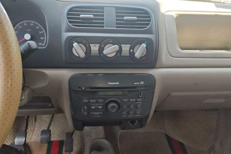 Used Suzuki Wagon R 2011 1.4L Manual Standard Type 1 Audio And AC Panel