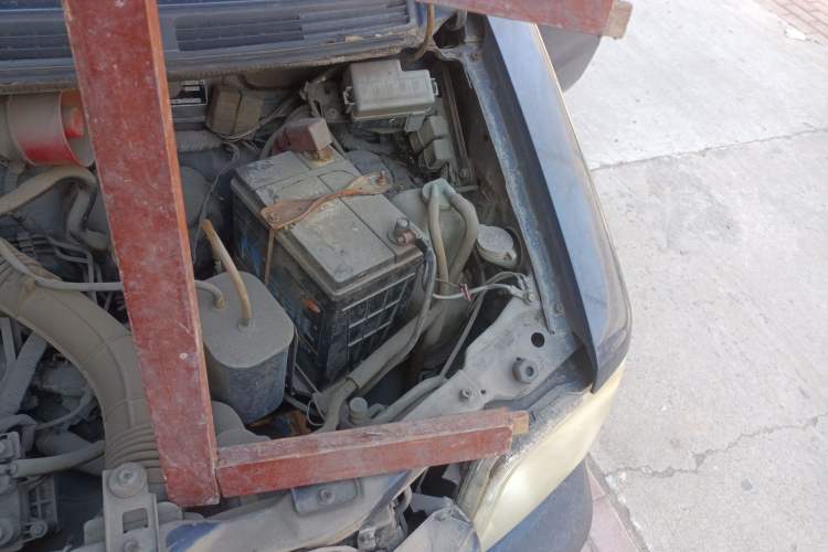 Used Suzuki Wagon R 2011 1.0L Engine Bay Left
