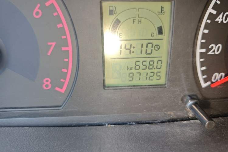 Used Suzuki Wagon R 2011 1.4L Manual Standard Type 1 Odometer Close Up