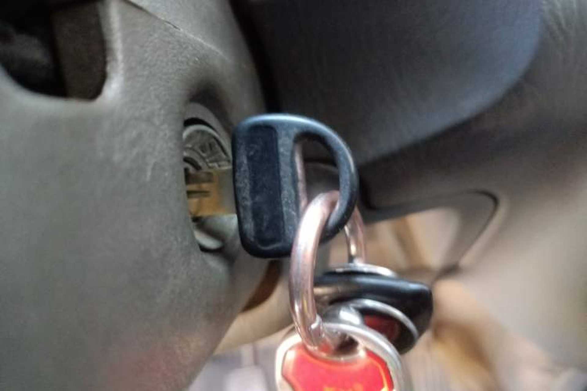 Used Suzuki Wagon R 2011 1.0L Vehicle Key