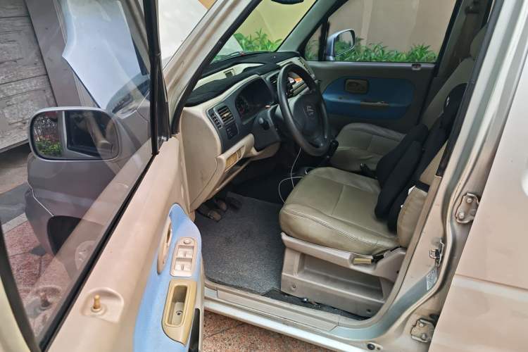 Used Suzuki Wagon R 2011 e 1.4L Manual Utility Model Driver Seat