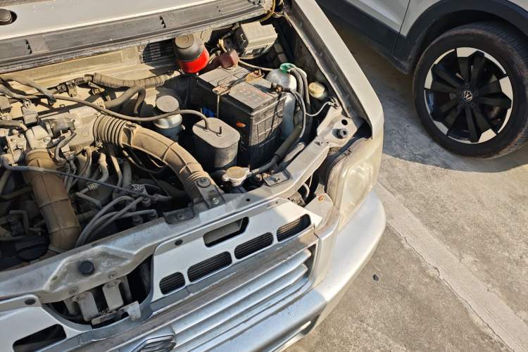 Used Suzuki Wagon R 2011 1.0L Engine Bay Left