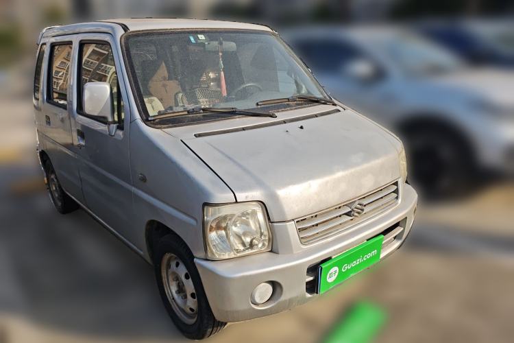 Used Suzuki Wagon R 2011 1.0L Front Right 45 Deg