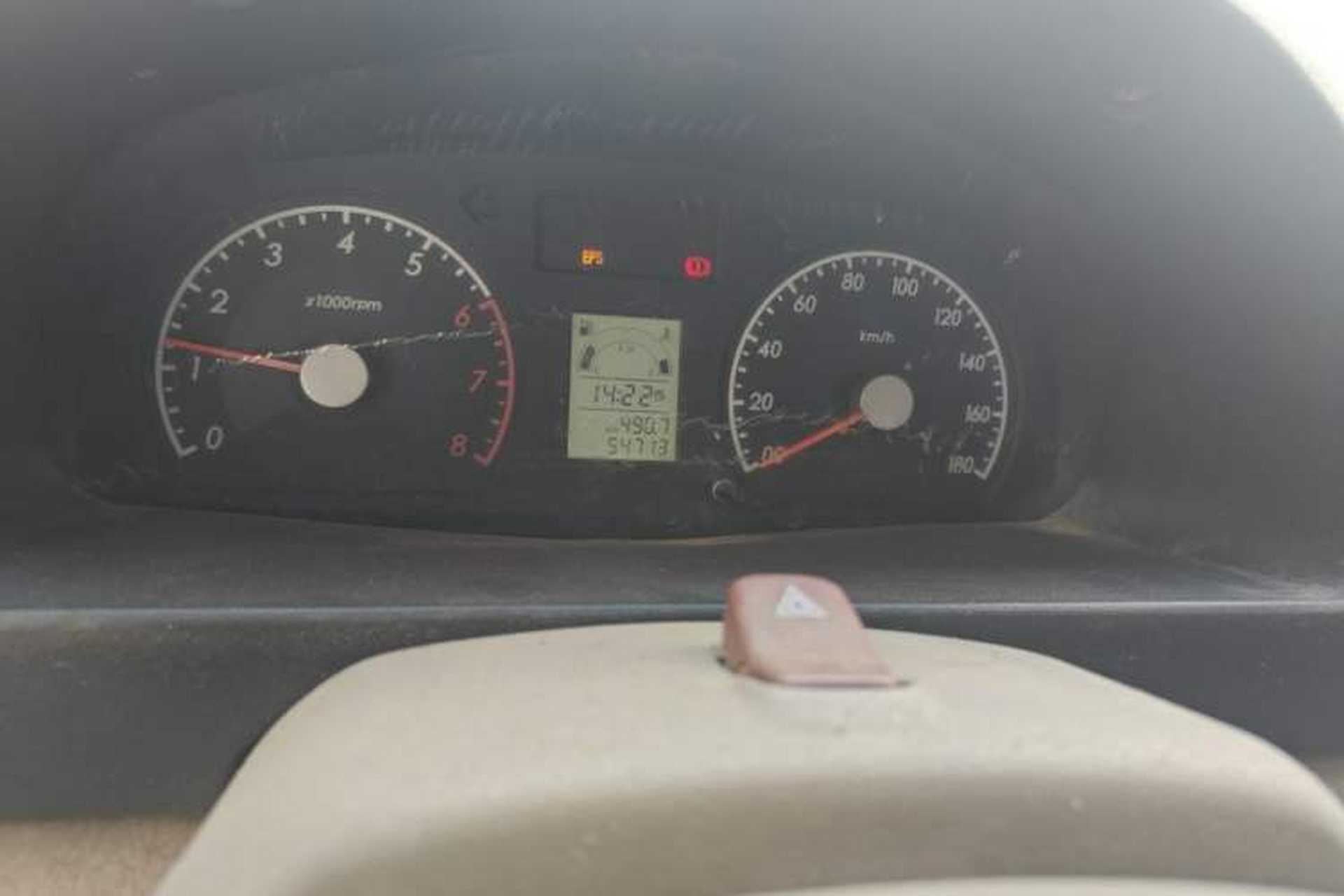 Used Suzuki Wagon R 2011 1.4L Manual Standard Type 1 Odometer Close Up