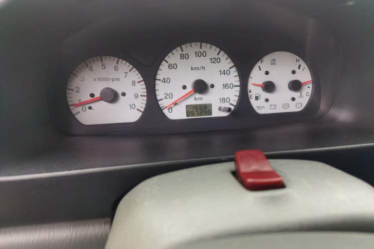 Used Suzuki Wagon R 2011 1.0L Odometer Close Up