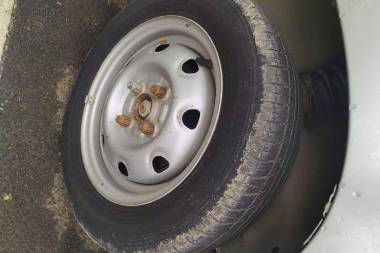 Used Suzuki Wagon R 2011 1.0L Right Front Wheel Hub