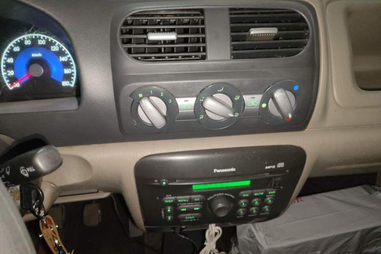 Used Suzuki Wagon R 2011 e 1.4L Manual Utility Model Audio And AC Panel
