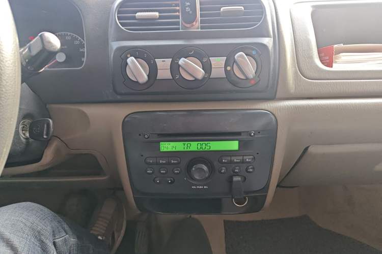 Used Suzuki Wagon R 2011 e 1.4L Manual Standard Model 1 Audio And AC Panel