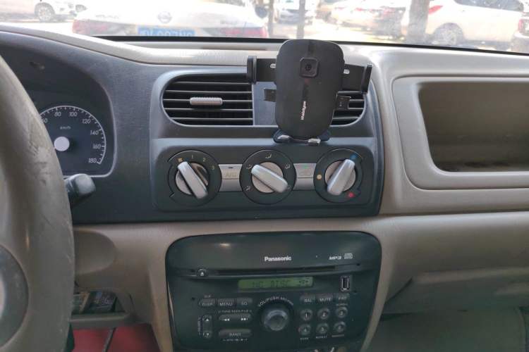 Used Suzuki Wagon R 2011 e 1.4L Manual Utility Model Audio And AC Panel