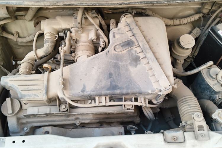 Used Suzuki Wagon R 2011 e 1.4L Manual Utility Model Engine Bay