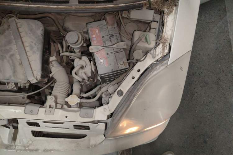 Used Suzuki Wagon R 2011 e 1.4L Manual Utility Model Engine Bay Left